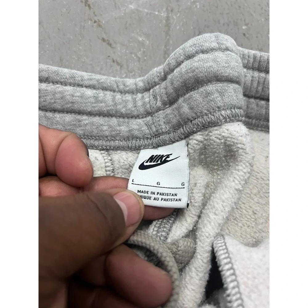 Nike Sweatpants Men's Large Heather‎ Gray Logo Fleece Lined Tapered Leg Running